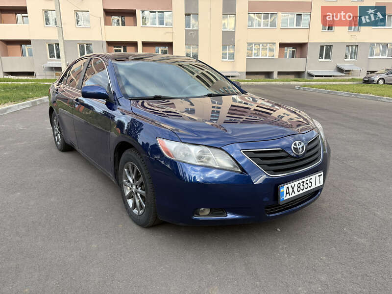 Седан Toyota Camry 2010 в Харькове