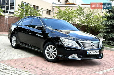 Седан Toyota Camry 2014 в Харькове