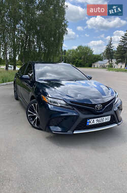Седан Toyota Camry 2017 в Недригайлове