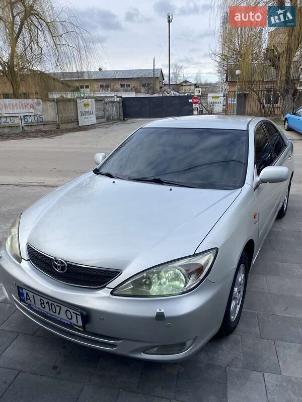 Седан Toyota Camry 2004 в Ірпені