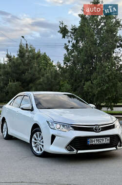 Седан Toyota Camry 2015 в Кропивницком