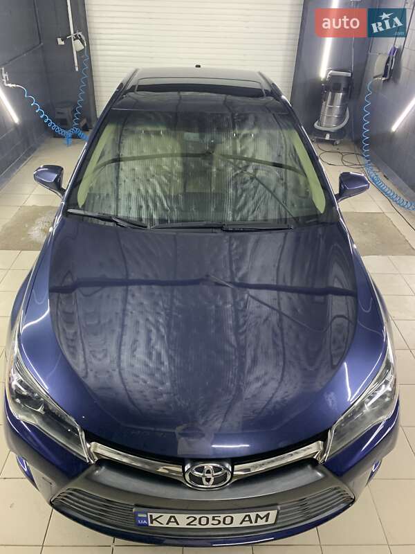 Седан Toyota Camry 2017 в Києві