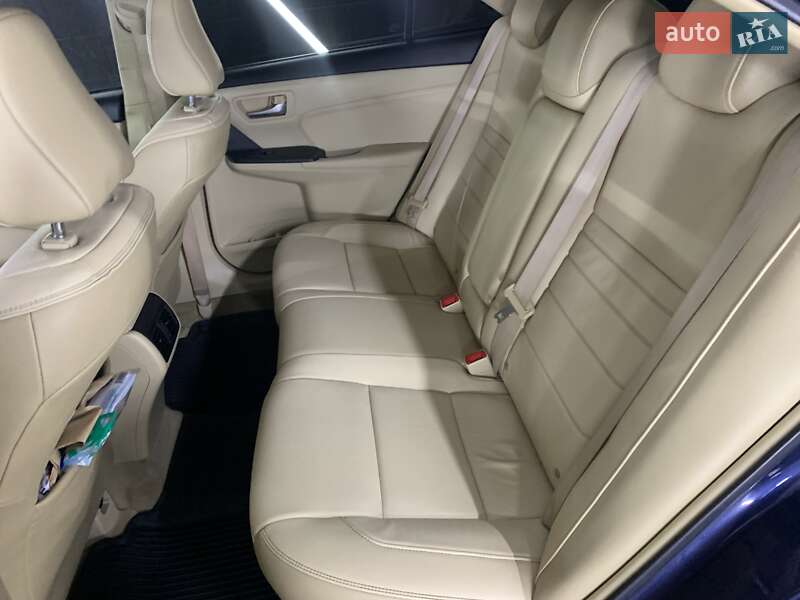 Седан Toyota Camry 2017 в Києві