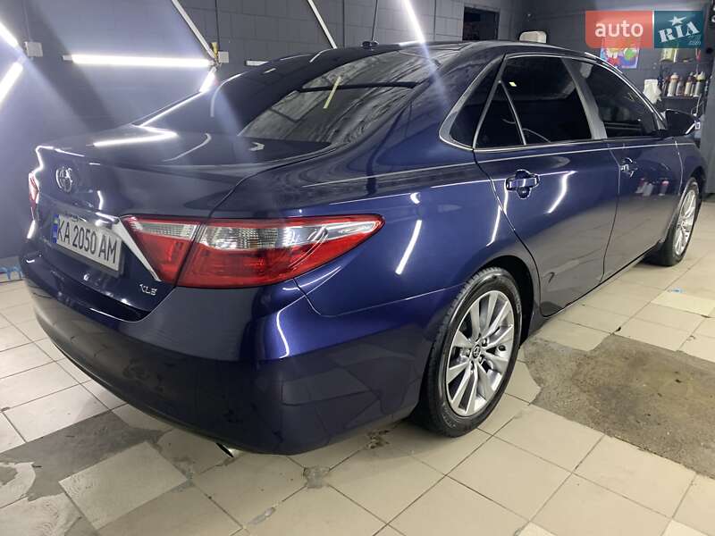 Седан Toyota Camry 2017 в Києві