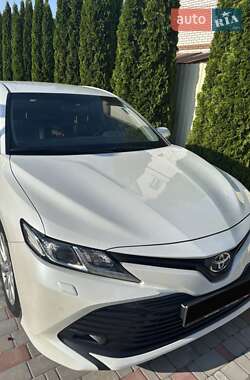 Седан Toyota Camry 2019 в Житомире