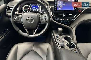Седан Toyota Camry 2023 в 