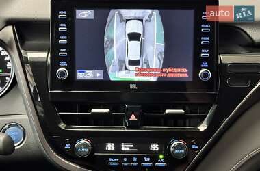 Седан Toyota Camry 2023 в 