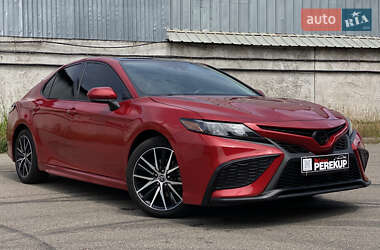 Седан Toyota Camry 2020 в Киеве