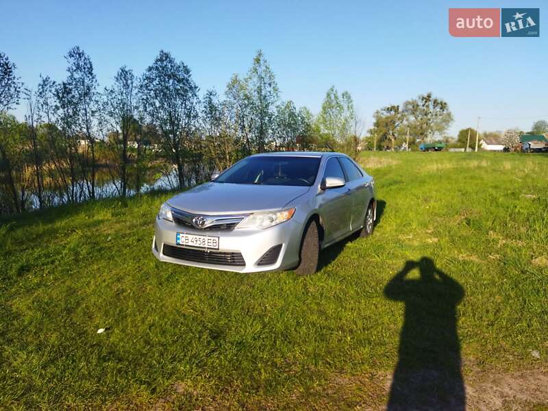 Седан Toyota Camry 2014 в Прилуках