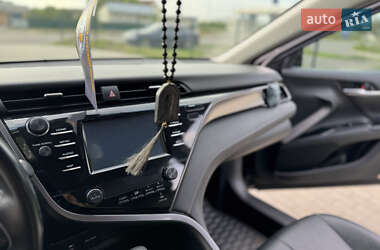 Седан Toyota Camry 2018 в 