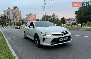 Седан Toyota Camry 2017 в Харькове