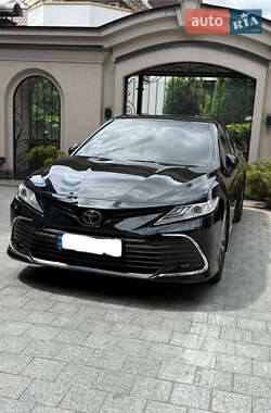 Седан Toyota Camry 2021 в Киеве