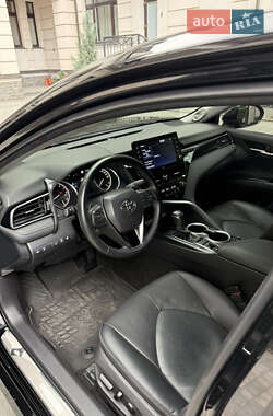 Седан Toyota Camry 2021 в 