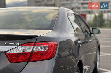 Седан Toyota Camry 2014 в 