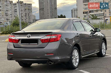 Седан Toyota Camry 2014 в 