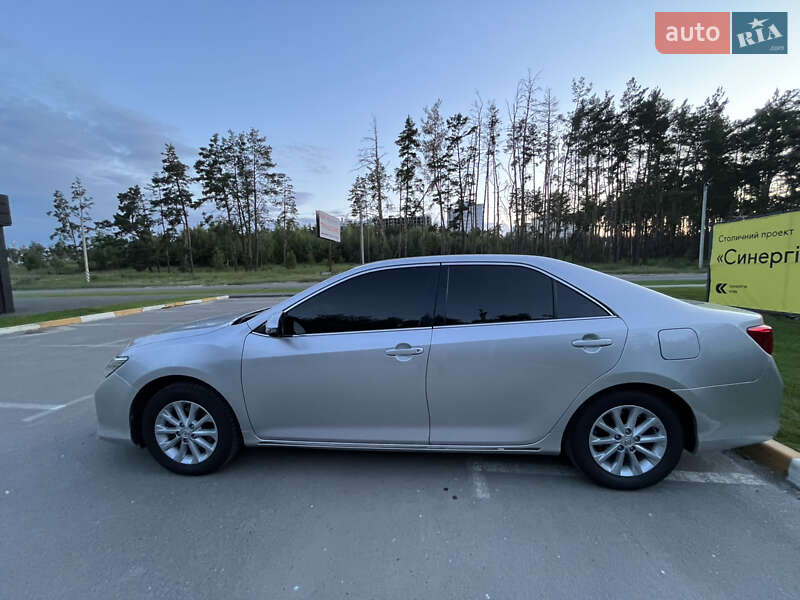 Седан Toyota Camry 2012 в Киеве