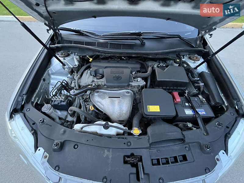 Седан Toyota Camry 2012 в Киеве