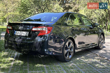 Седан Toyota Camry 2013 в Києві