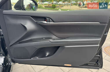 Седан Toyota Camry 2022 в 