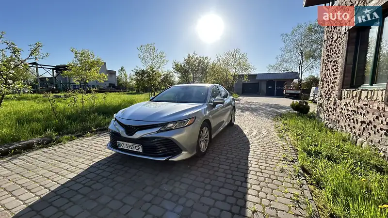 Toyota Camry 2019