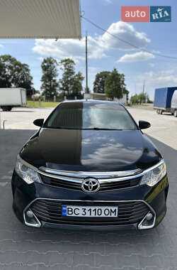 Седан Toyota Camry 2015 в Львове