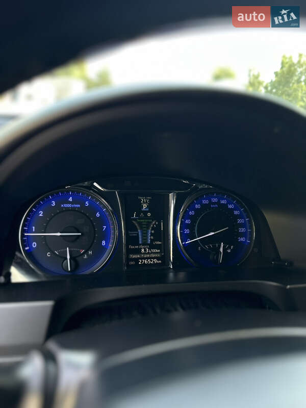 Седан Toyota Camry 2015 в Львове