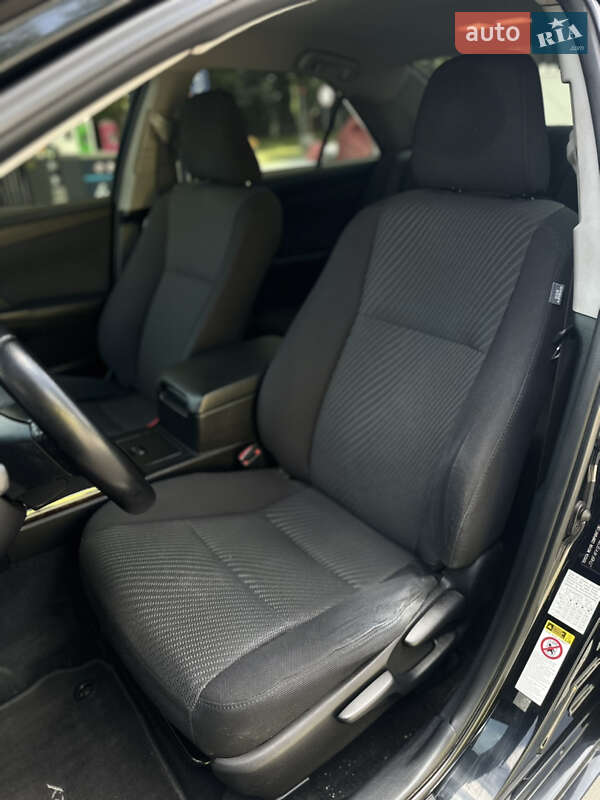 Седан Toyota Camry 2015 в Львове
