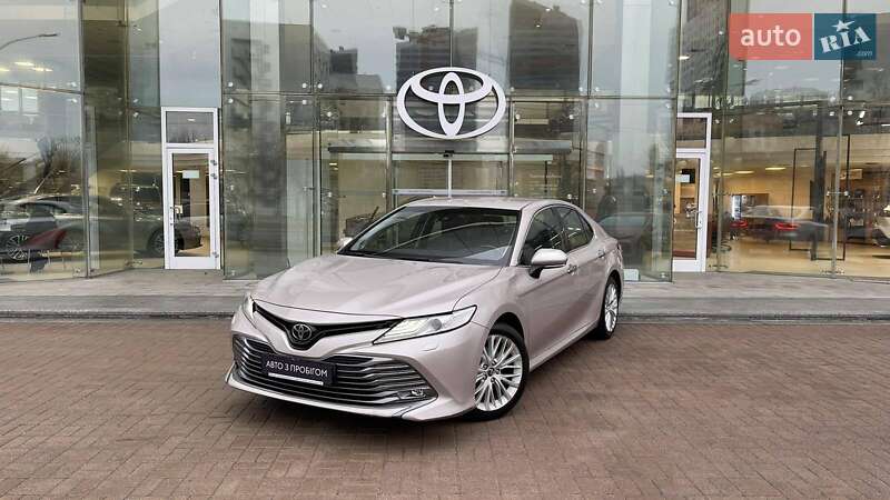 Toyota Camry 2017