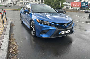 Седан Toyota Camry 2020 в Киеве