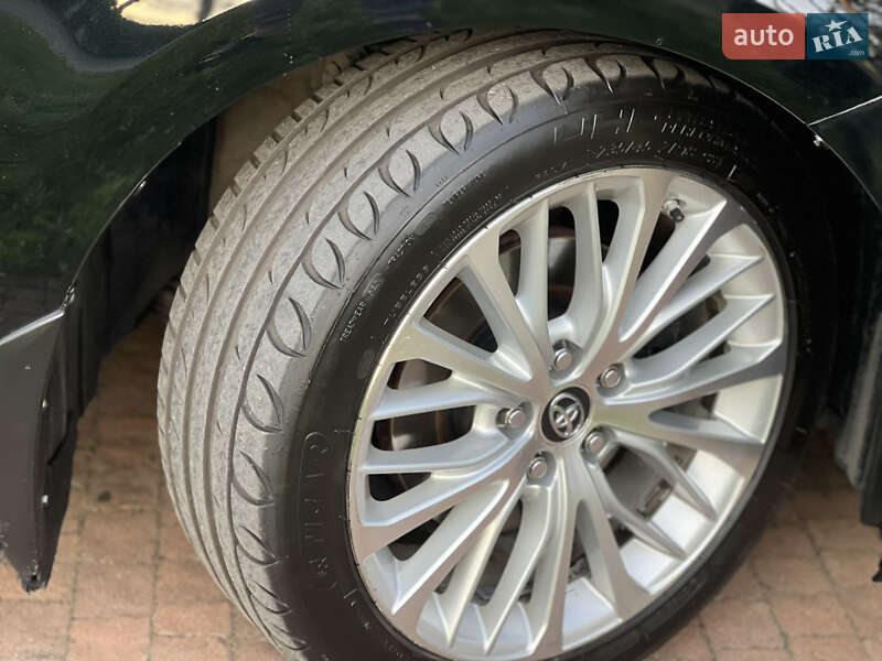 Седан Toyota Camry 2017 в Києві