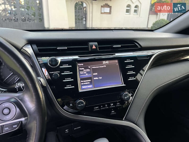 Седан Toyota Camry 2017 в Києві