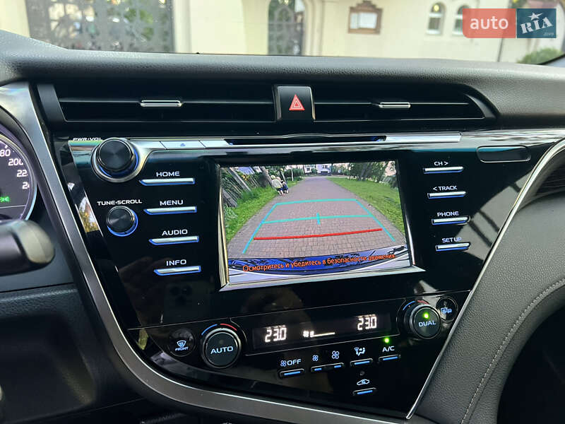 Седан Toyota Camry 2017 в Києві