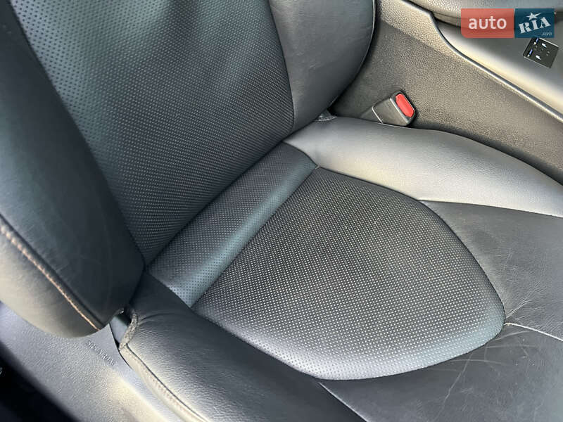 Седан Toyota Camry 2017 в Києві
