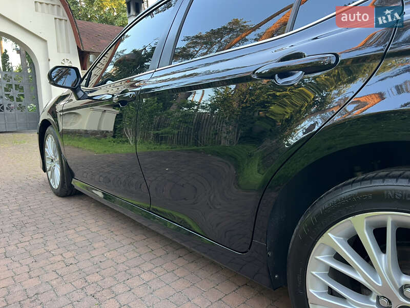 Седан Toyota Camry 2017 в Києві