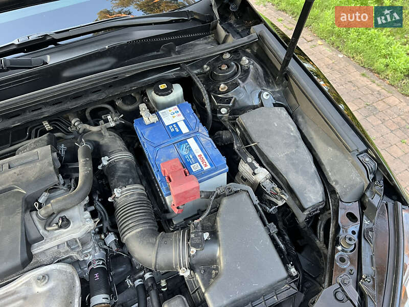 Седан Toyota Camry 2017 в Києві