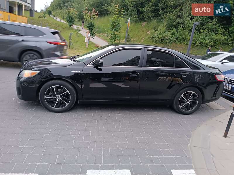 Седан Toyota Camry 2010 в Львові
