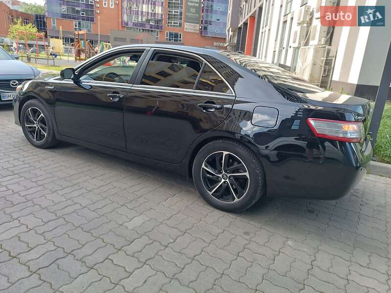 Седан Toyota Camry 2010 в Львові
