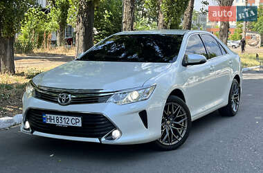 Седан Toyota Camry 2016 в Одессе