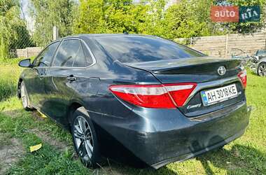 Седан Toyota Camry 2015 в Белогородке