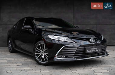 Седан Toyota Camry 2021 в Киеве