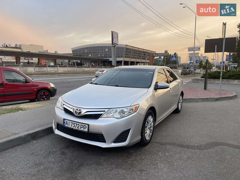 Седан Toyota Camry 2013 в Броварах