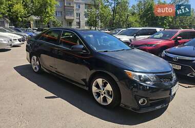 Седан Toyota Camry 2014 в Львове