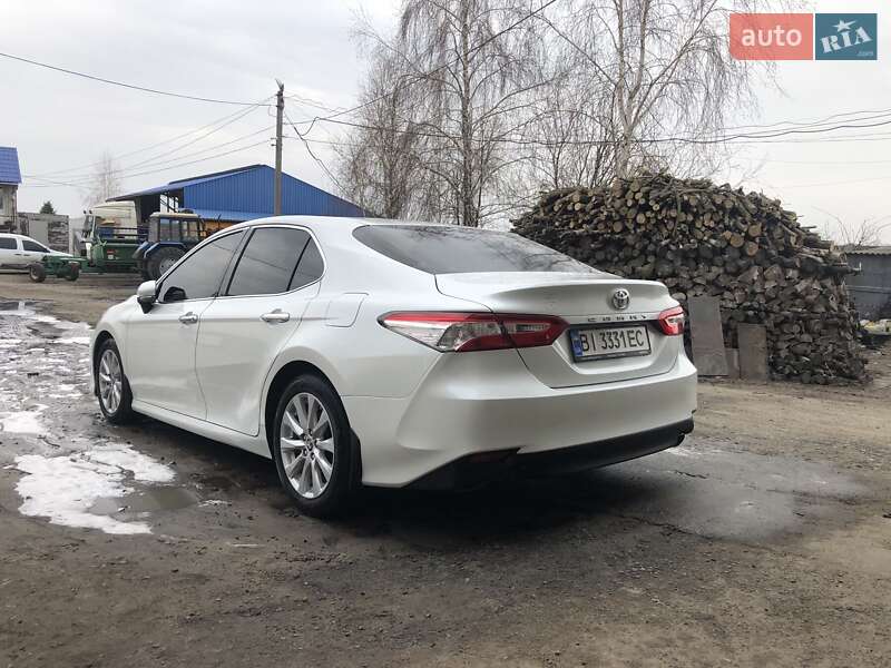 Седан Toyota Camry 2020 в Решетилівці