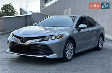 Седан Toyota Camry 2018 в Сумах