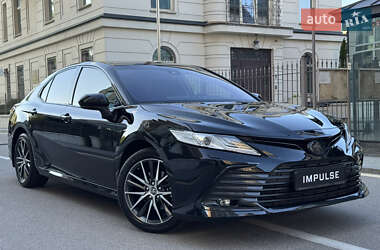 Седан Toyota Camry 2024 в Києві
