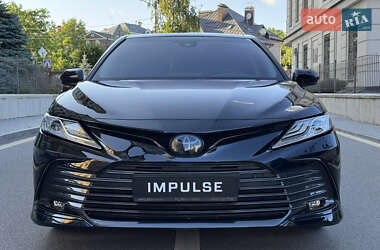 Седан Toyota Camry 2024 в Киеве