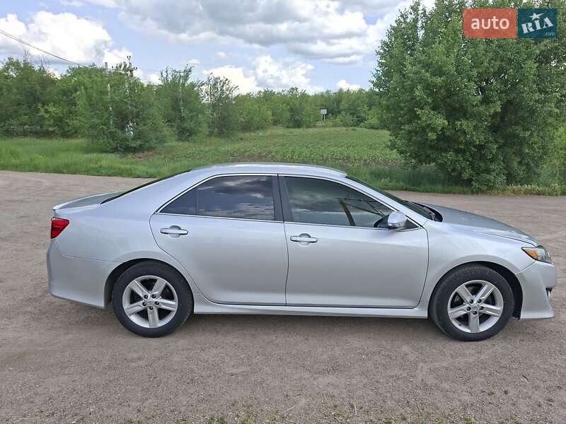 Седан Toyota Camry 2014 в Первомайську