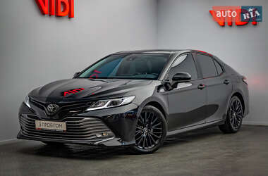 Седан Toyota Camry 2020 в Киеве