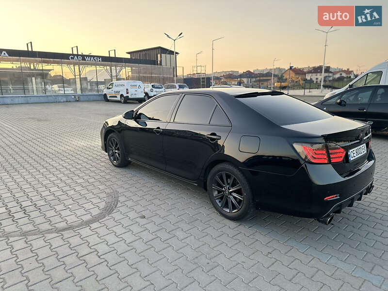 Седан Toyota Camry 2012 в Чернівцях