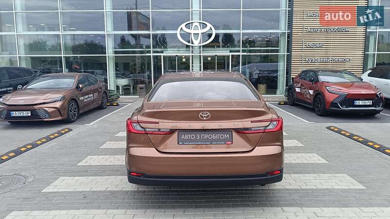 Седан Toyota Camry 2024 в Киеве